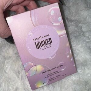 FINAL PRICE NWB R.E.M. Beauty x Wicked Luxury Beautification Under Eye Masks